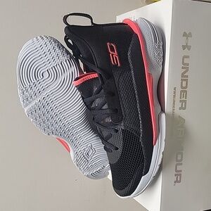 Under Armour GS Curry 7 Kids Basketball Shoes Steph Curry 3022113 001 size 5.5Y